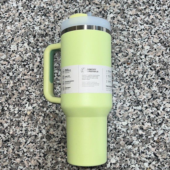 NWT Stanley 40 oz in Citron - Picture 2 of 4